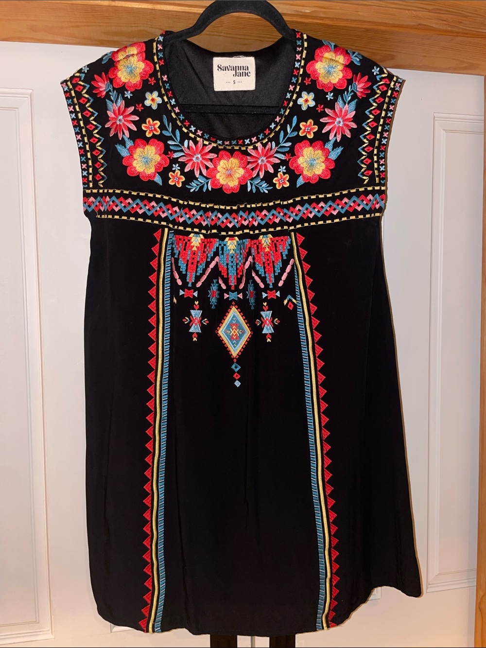 Savanna Jane Black Multicolored Embroidered Dress/Tunic Knee Length Size Small